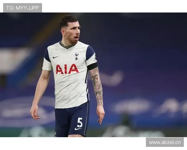 霍伊别尔分析中场防线表现，提升球队战术灵活性值得关注