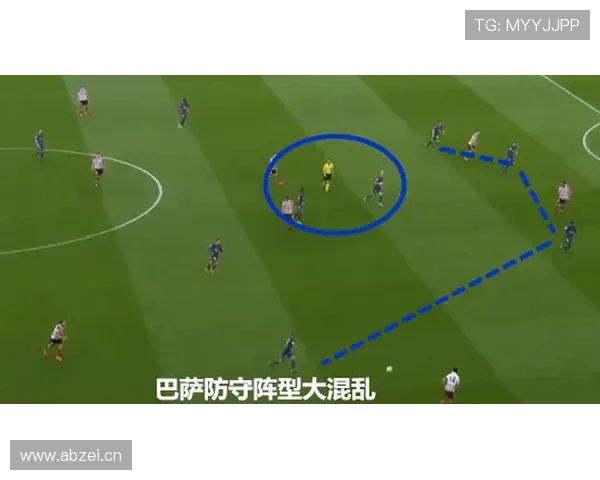 巴萨重建方向看似明确，实则阵容与战术混乱加剧，问题已逐步反映在成绩上