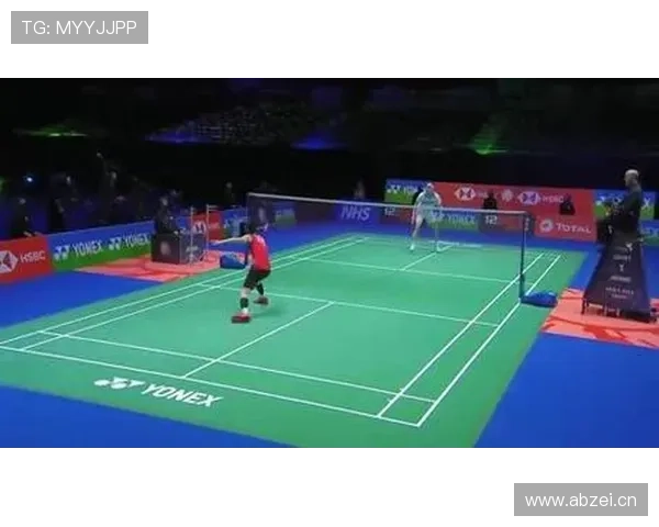 李梓嘉球馆里像顶流，家里却随便到让人心疼？